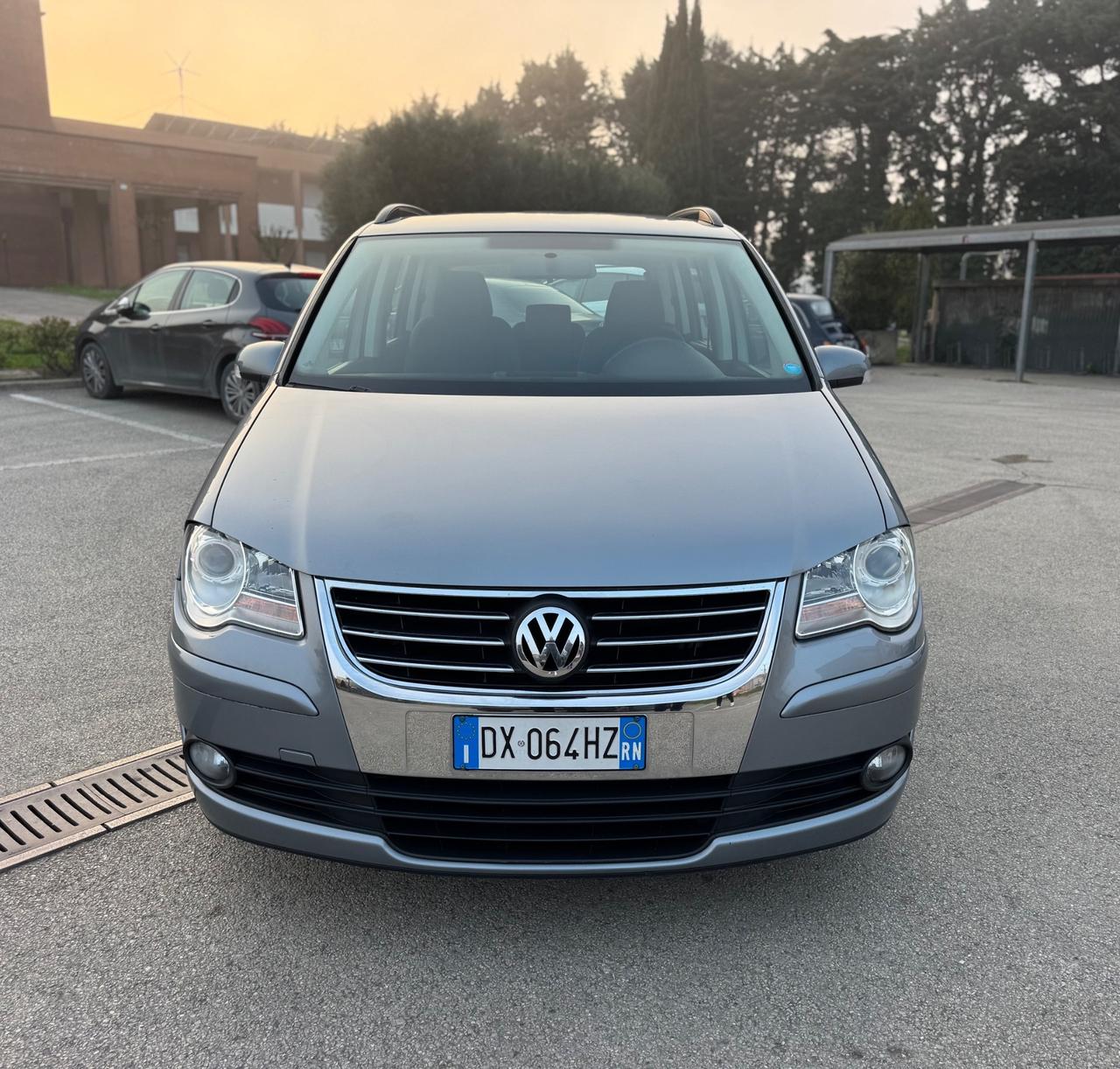 Volkswagen Touran 2.0 Highline Ecofuel 7 POSTI
