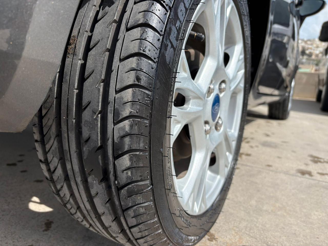 Ford Fiesta 1.4 5p. Bz.- GPL 2036