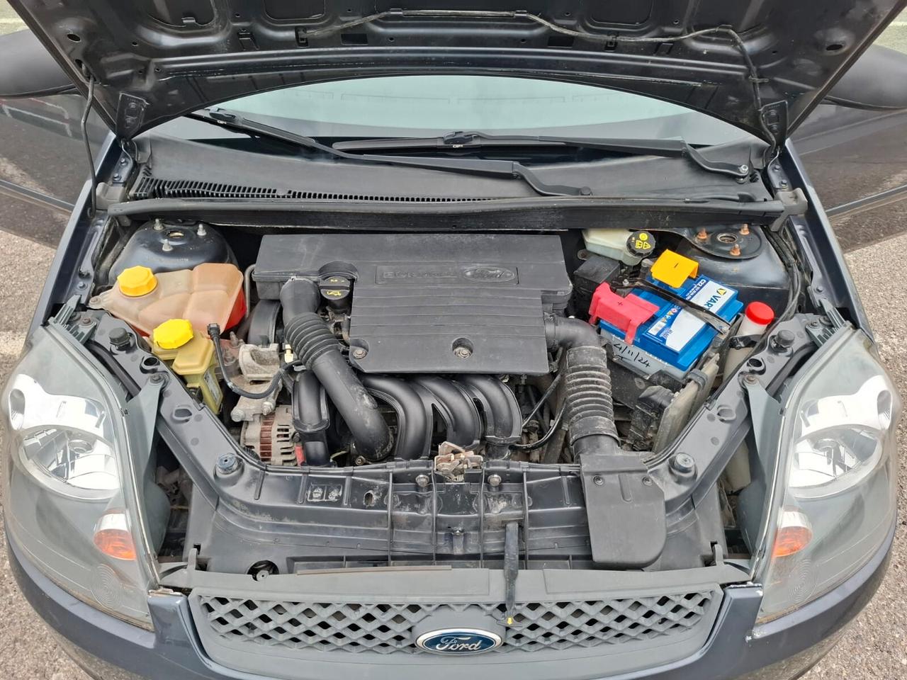 Ford Fiesta 1.2 5 porte SOLAMENTE 85.000 KM