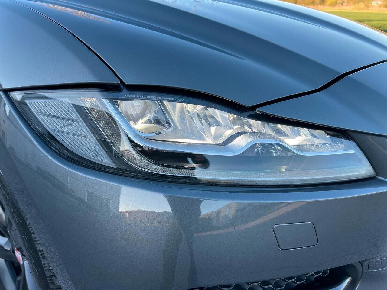 Jaguar F-Pace 2.0 D 180 CV AWD aut. R-Sport