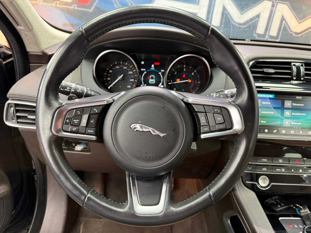 Jaguar F-Pace 2.0 D 240 CV AWD aut. Chequered Flag (140)