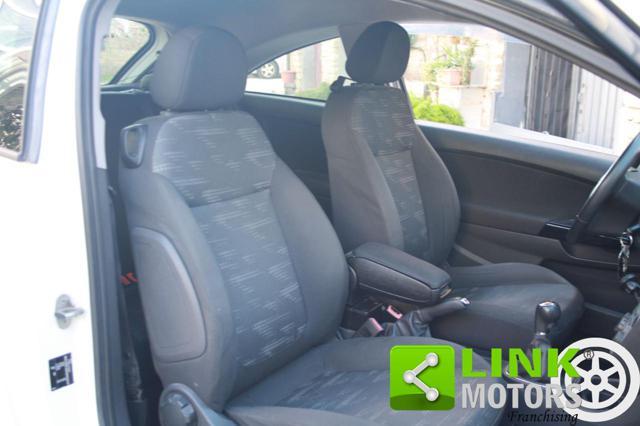 OPEL Corsa 1.2 3 porte b-color NEOPATENTATI