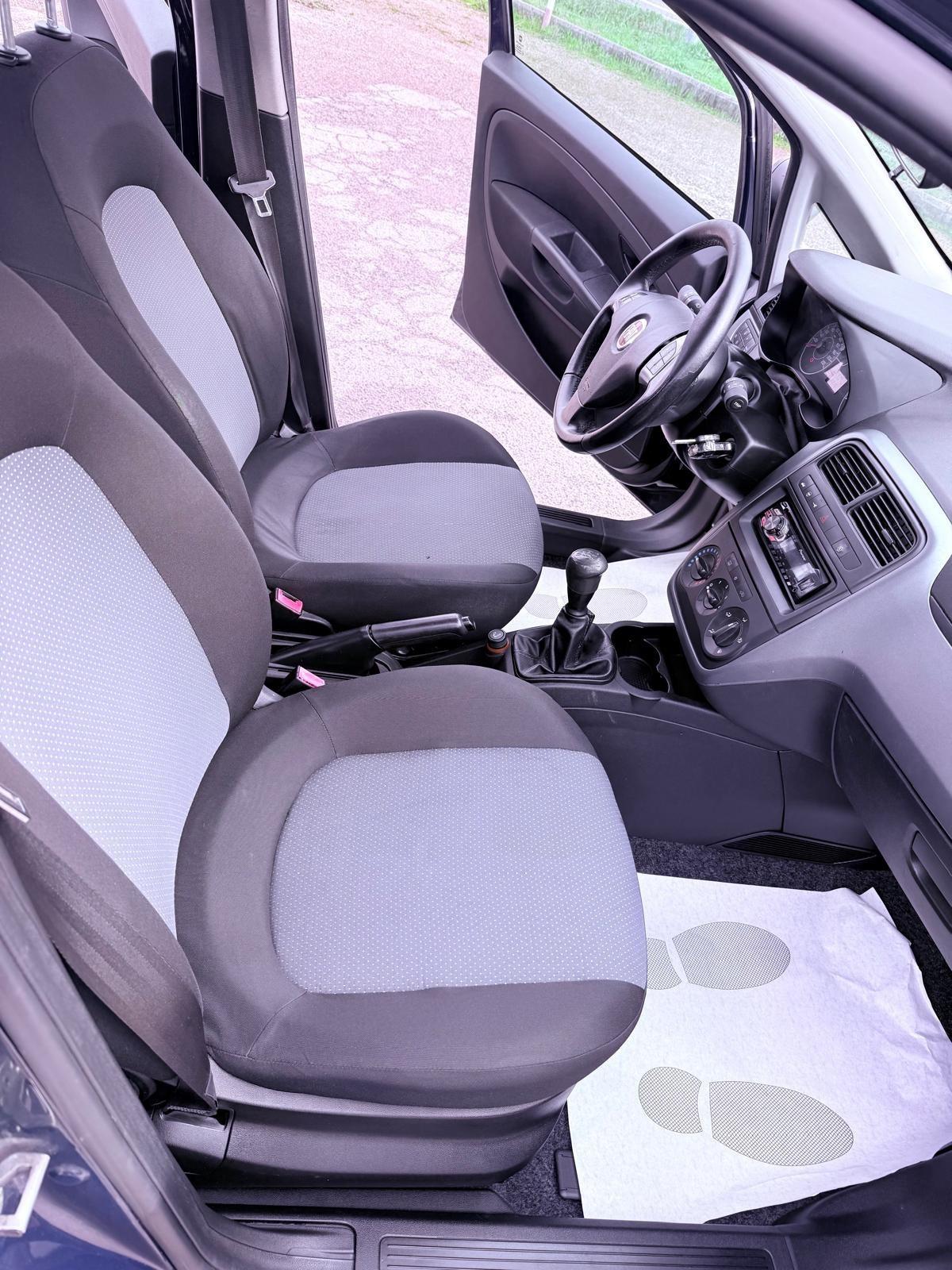 Fiat Grande Punto 1.3MJT 75 ok Neo patentati