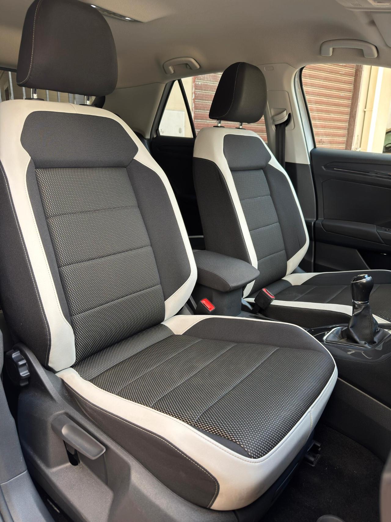 Volkswagen T-Roc 1.6 TDI SCR Advanced BlueMotion Technology 115 cv