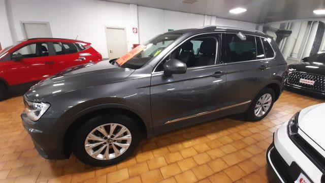 VOLKSWAGEN Tiguan 1.5 TSI Business NAVI