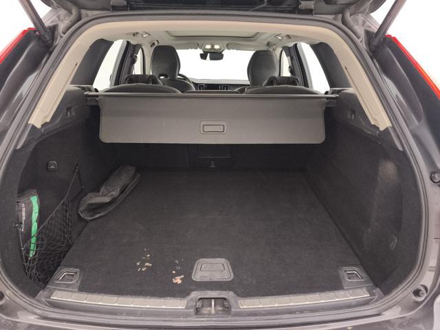 VOLVO XC60 2.0 b4 Plus Dark awd auto