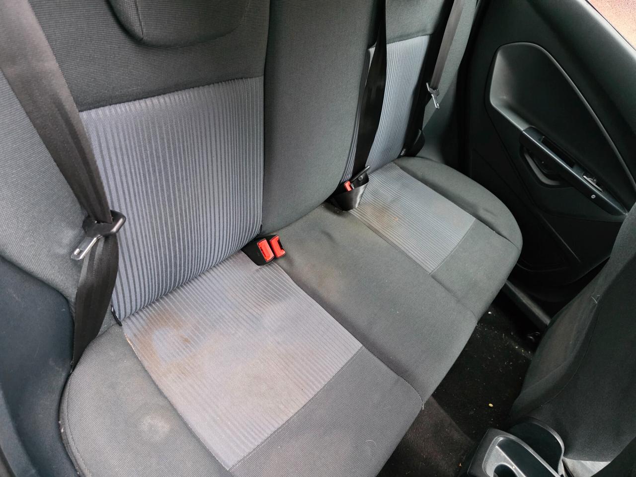 Ford Fiesta Ikon 1.4 TDCi 70CV 5 porte