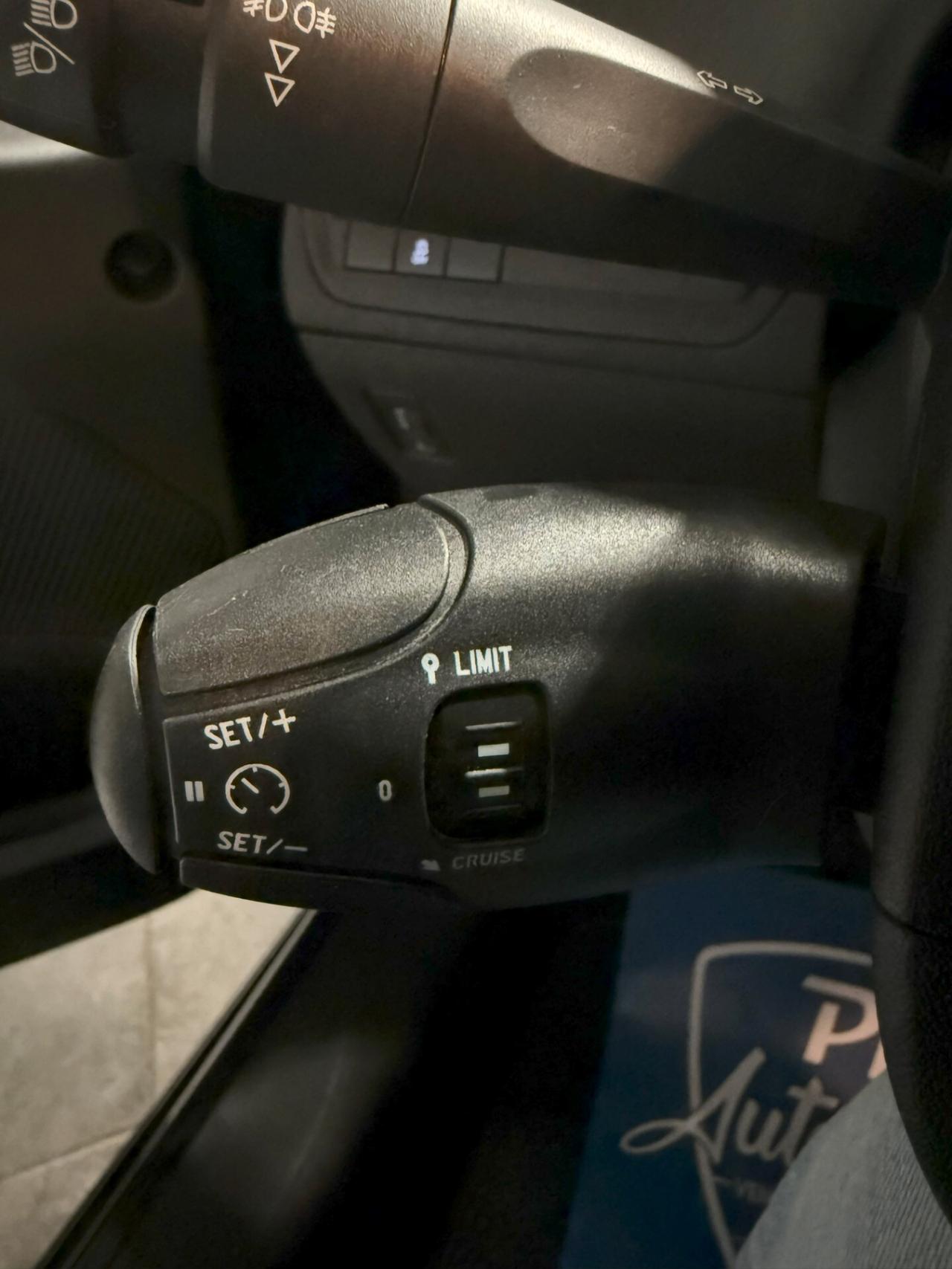 Peugeot 208 1.2 5 PORTE ALLURE 82 CV UNICO PROPRIETARIO