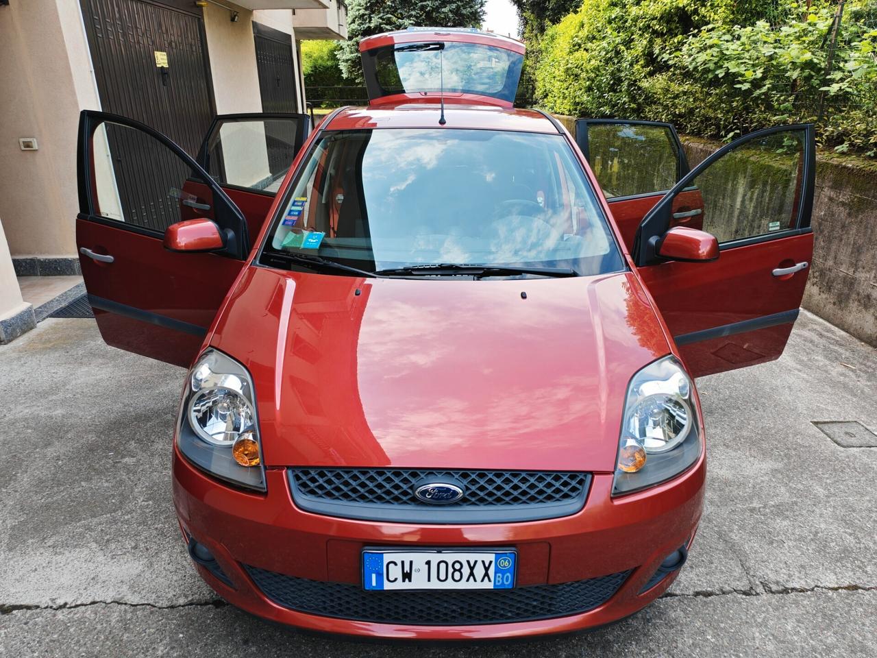 Ford Fiesta 1.2 BENZINA 75cv / 37.000km / Unipro