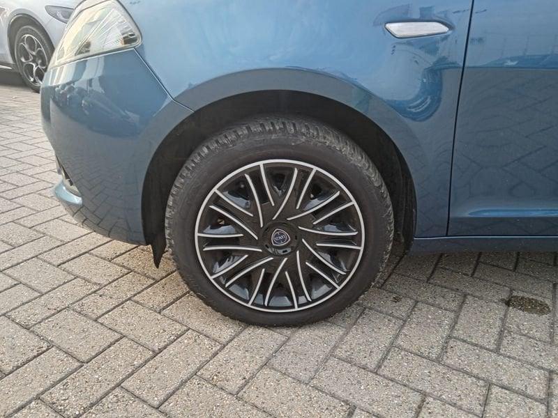Lancia Ypsilon 1.0 FireFly 70cv S&S Hybrid SILVER