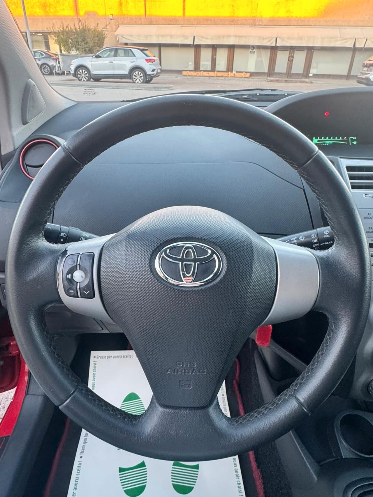 Toyota Yaris 1.0 5 porte Now