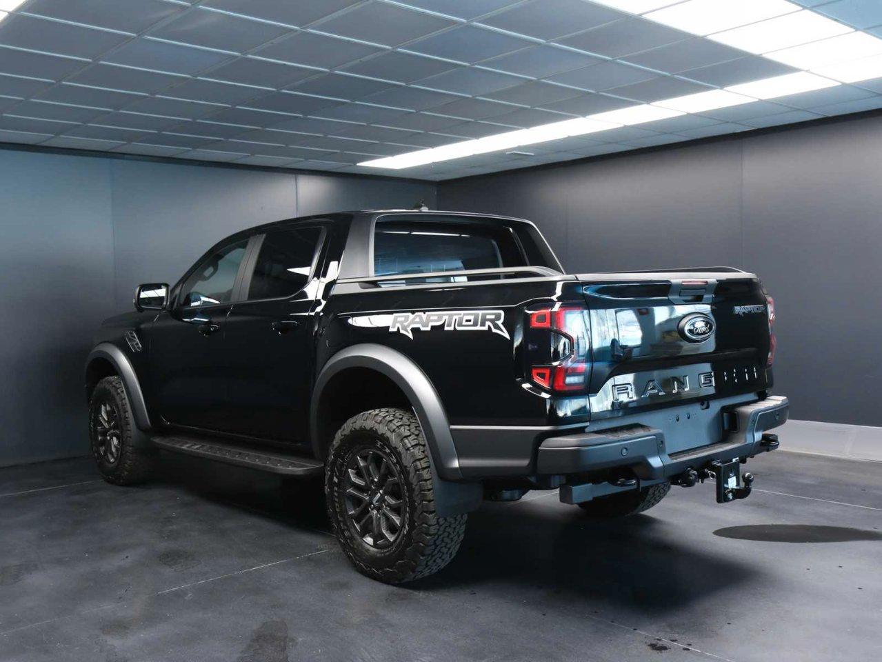 Ford Ranger Raptor 2.0 ecoblue 210cv auto pronto disponibile con due versione di colori