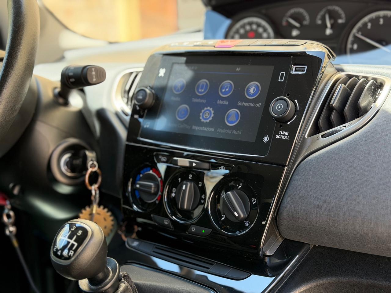 Lancia Ypsilon 1.0 FireFly 5 porte S&S Hybrid Ecochic Gold