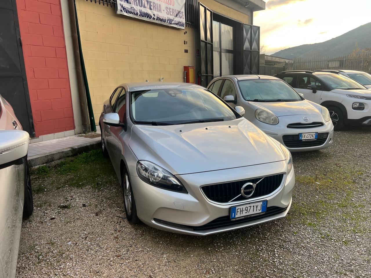 Volvo V40 D2 R-design