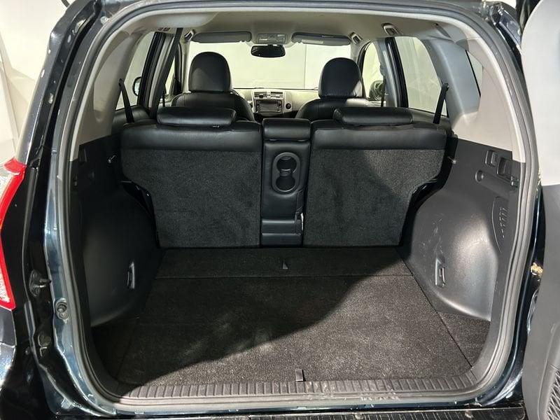 Toyota RAV4 RAV4 Crossov. 2.2 D-Cat A/T 150 CV Style + NAVIGATORE