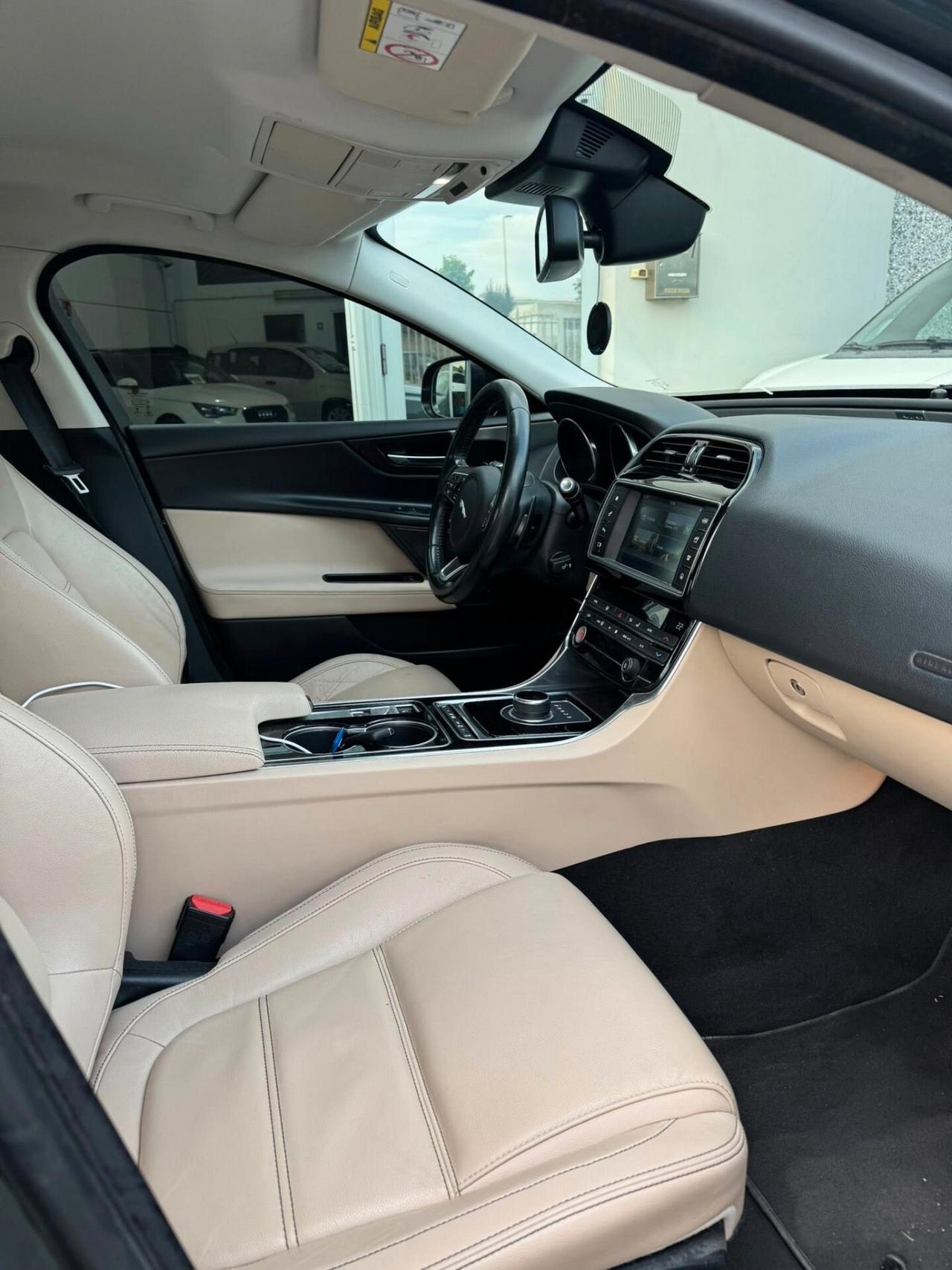 Jaguar XE 2.0 D 180 CV aut. Portfolio