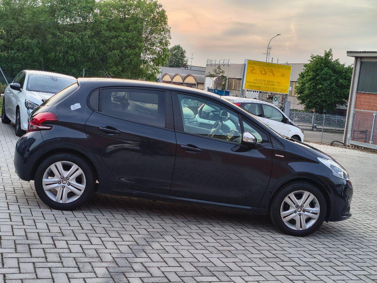 PEUGEOT - 208 - PureTech 82 5p. Allure
