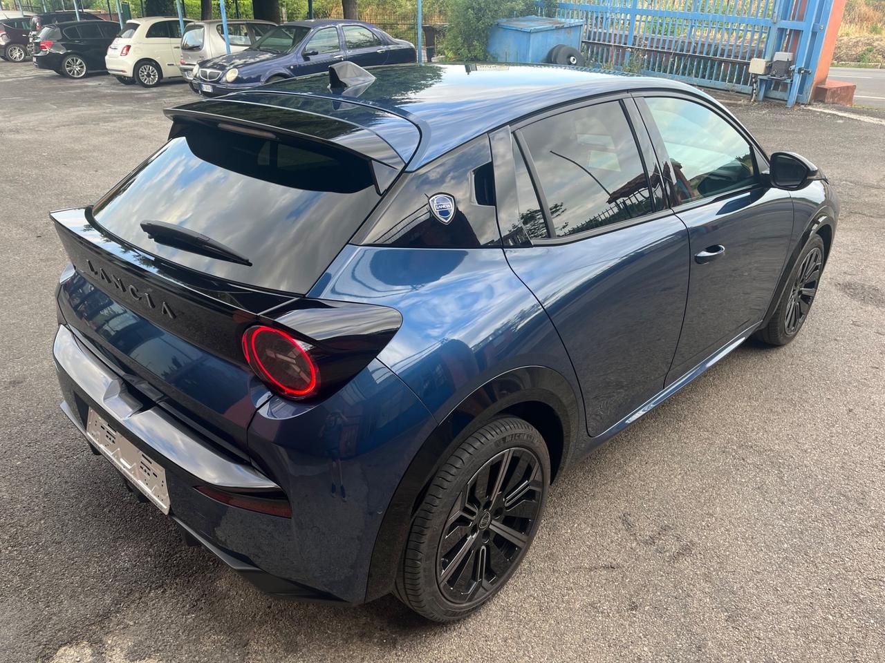 Lancia Ypsilon Hybrid DCT Edizione Cassina-Km17500-