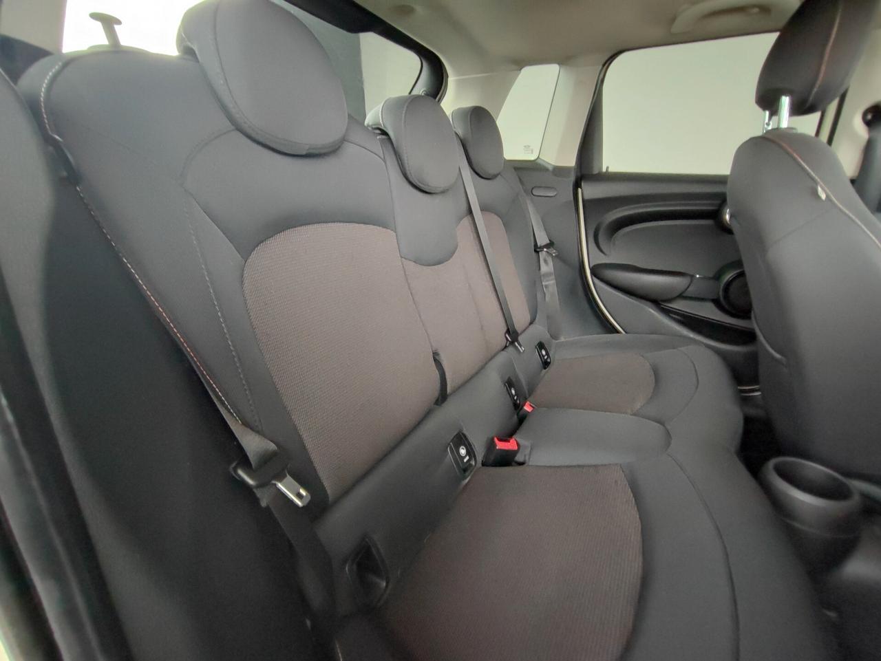 Mini 1.5 Cooper D Business XL 5 porte