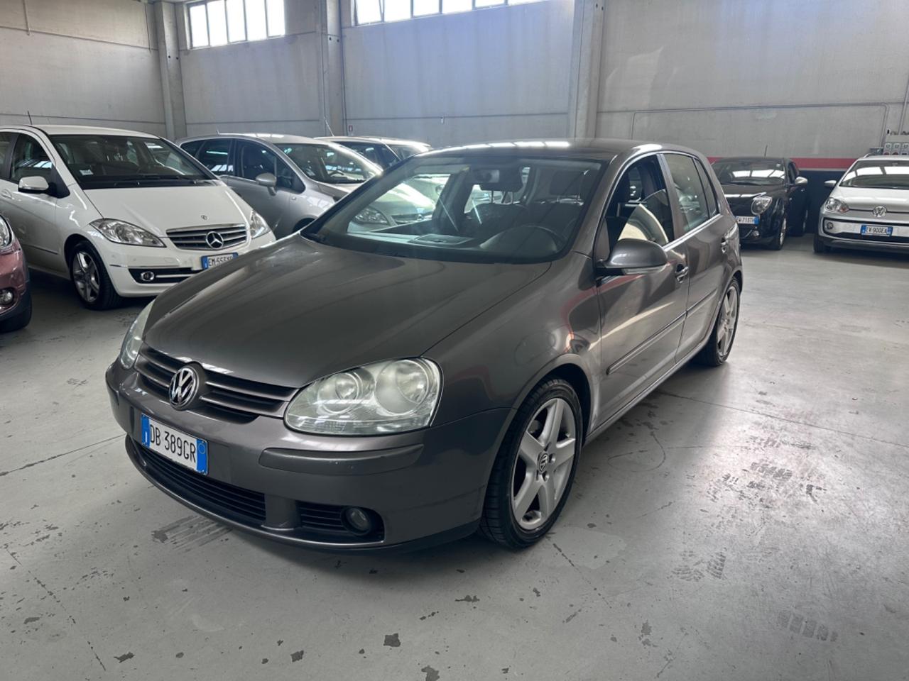 Volkswagen Golf 1.6 16V FSI 5p. Sportline