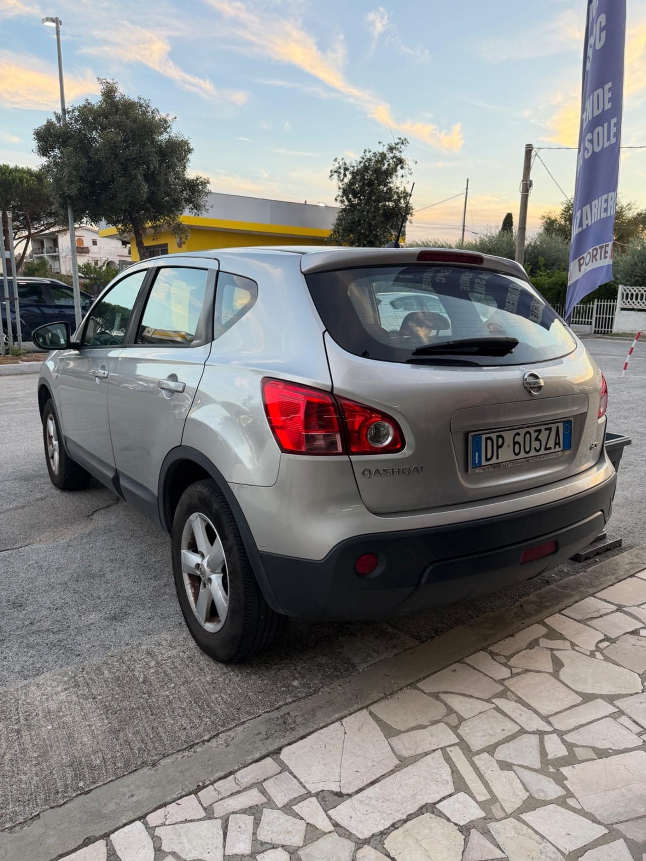 Nissan Qashqai 1.5 dCi Tekna NEOPATENTATI PRONTA CONSEGNA