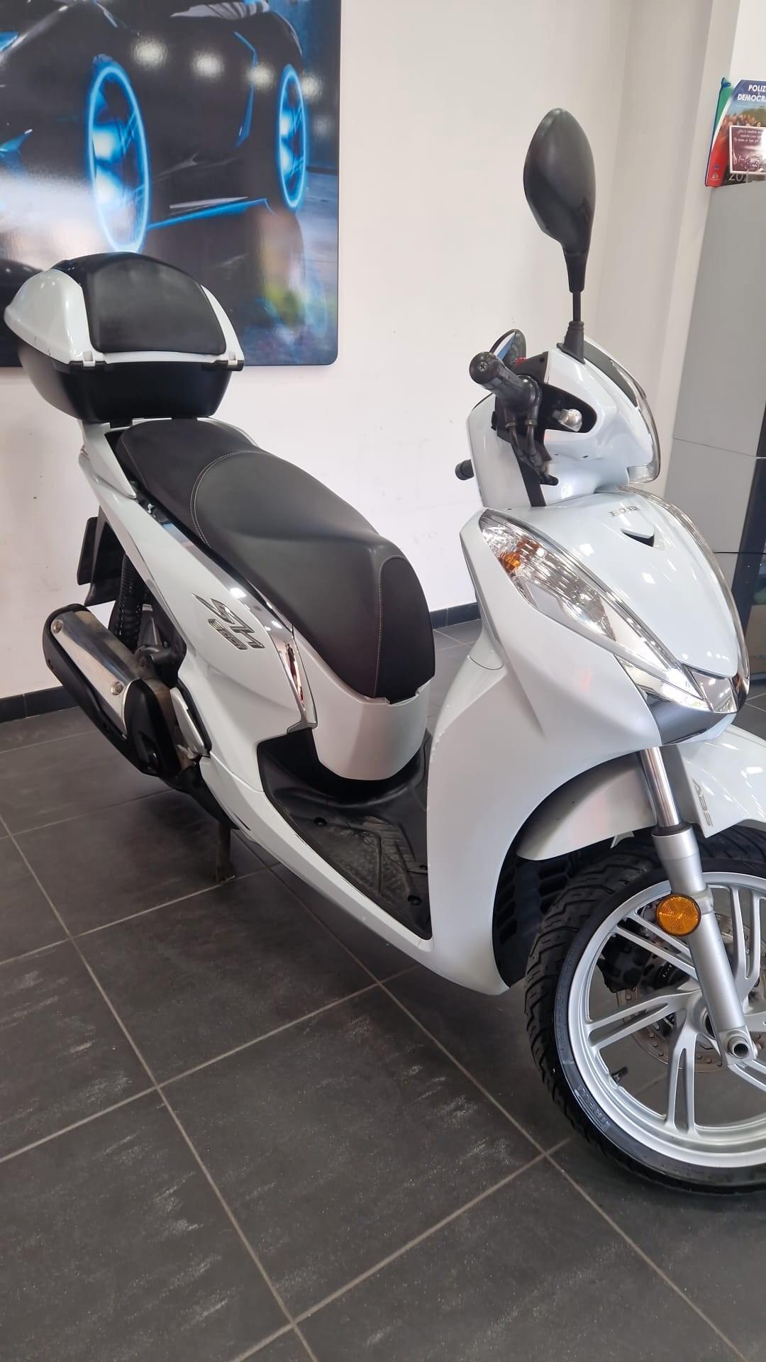Honda SH 300
