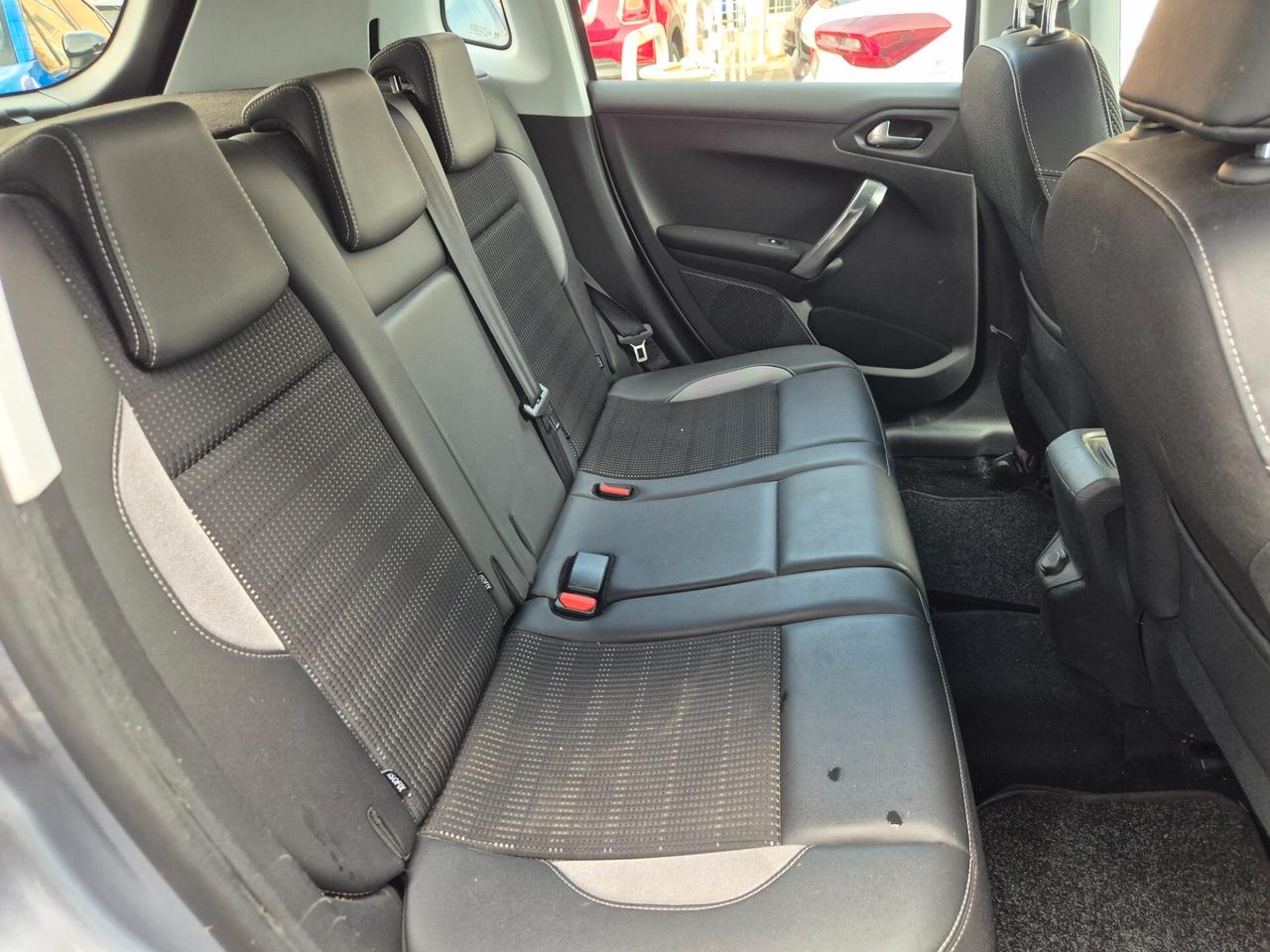 Peugeot 2008 BlueHDi 100 Allure