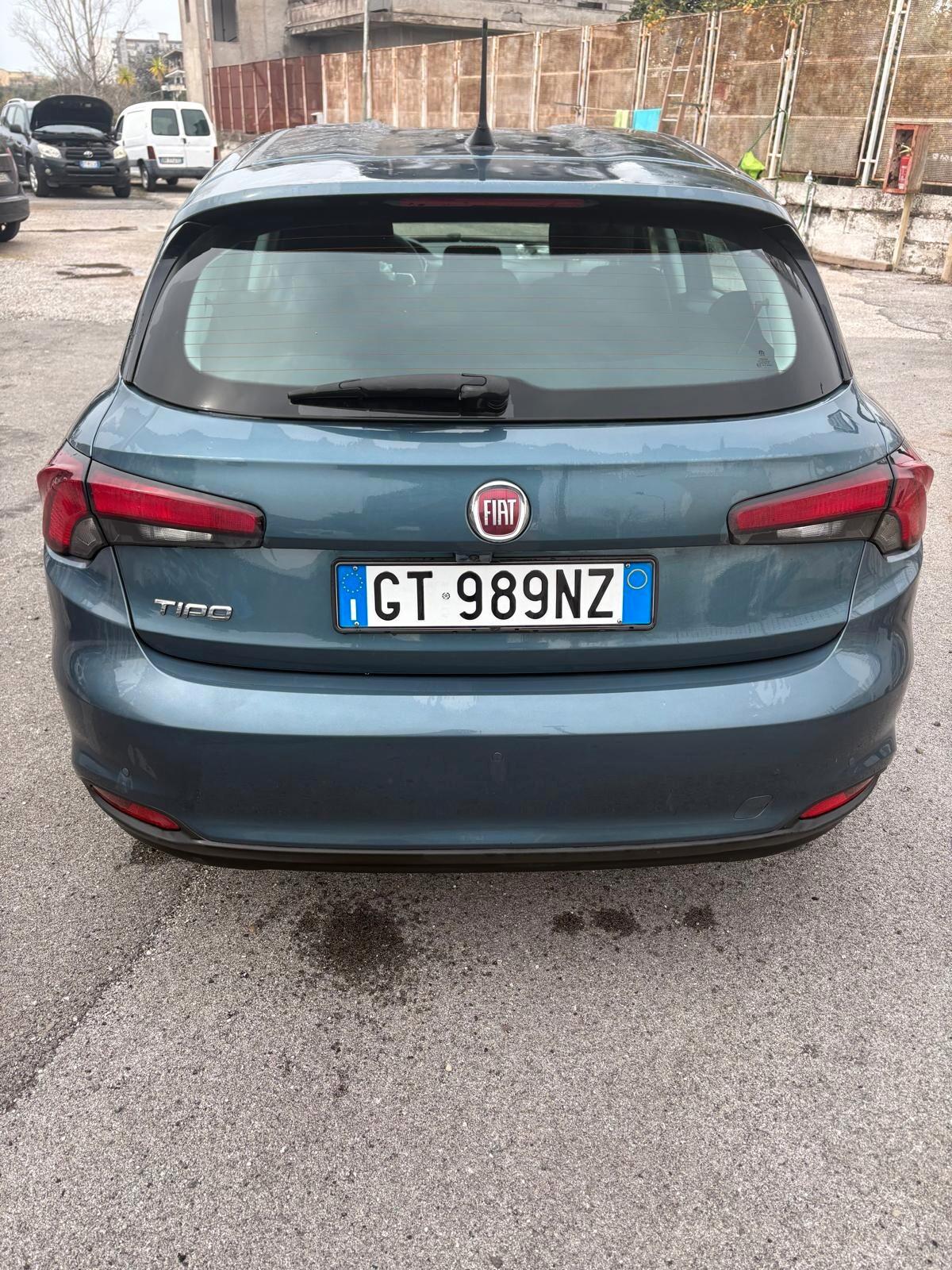 Fiat Tipo 1.6 Mjt 5 porte sinistrata 2024