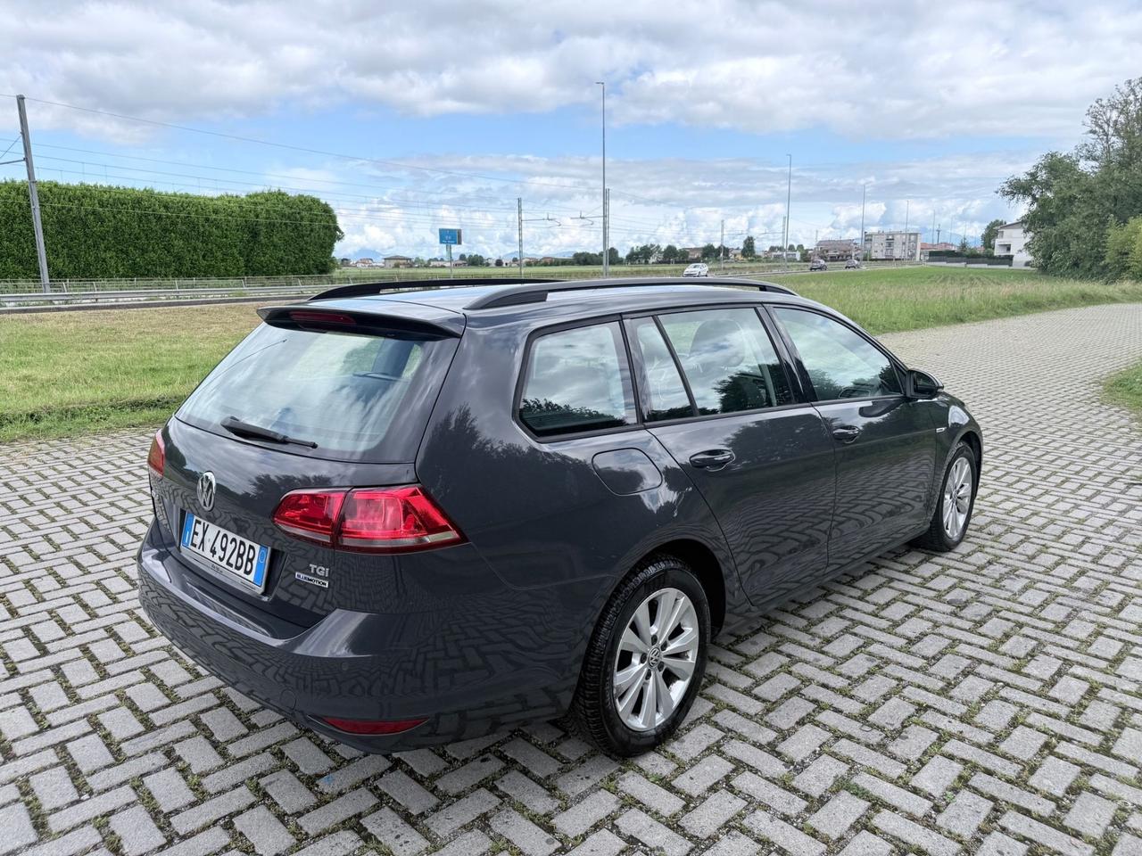 Volkswagen Golf Variant Business 1.4 TGI DSG Highline BlueMotion