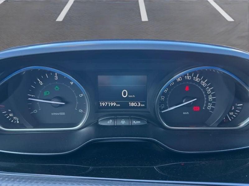 Peugeot 2008 1.6 BlueHDi 120 CV Allure