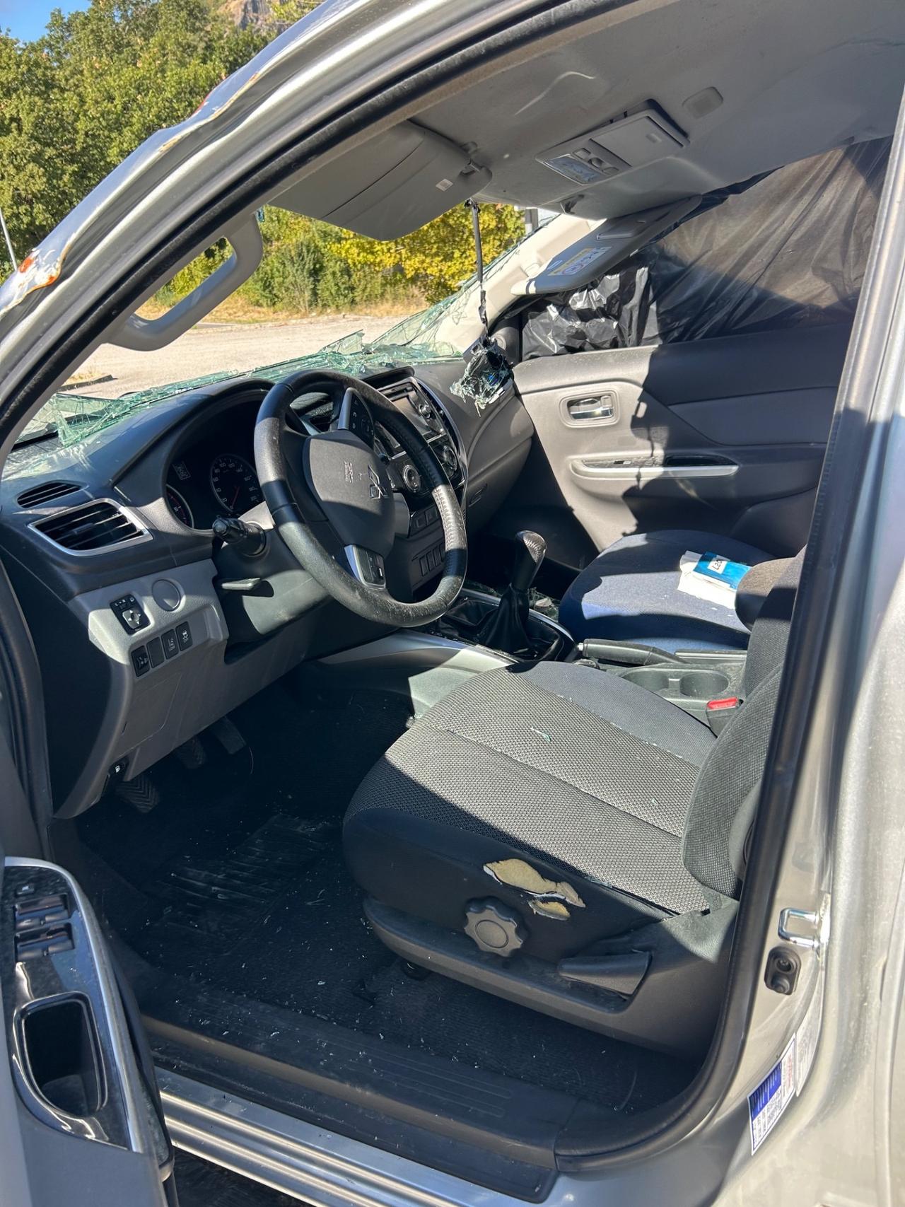 Mitsubishi L200 2.4 DI-D/154CV Club Cab Invite