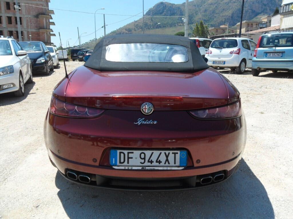 ALFA ROMEO SPIDER 2.4 JTDM 210 CV 2007 EXCLUSIVE CABRIO € 11.900,00