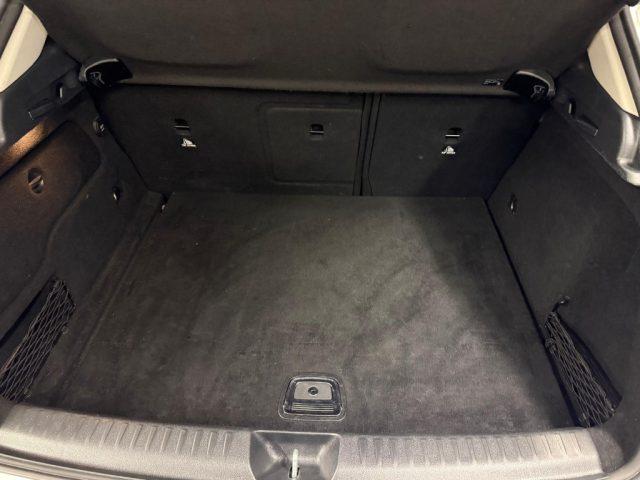 MERCEDES-BENZ GLA 180 d Premium