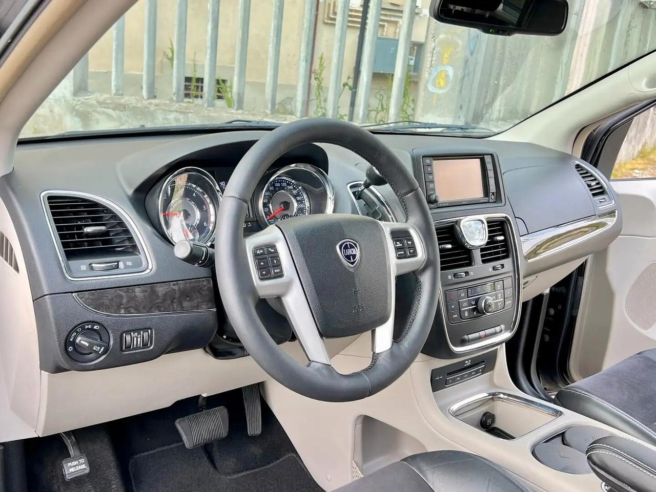 Lancia Voyager 2.8 Turbodiesel Platinum 177 CV