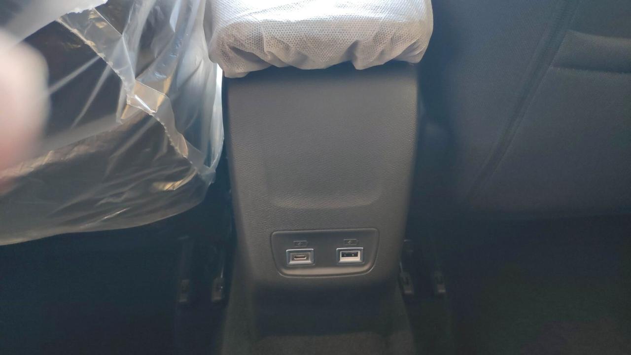 Peugeot 208 Allure 1200 Benz 100 CV Km0