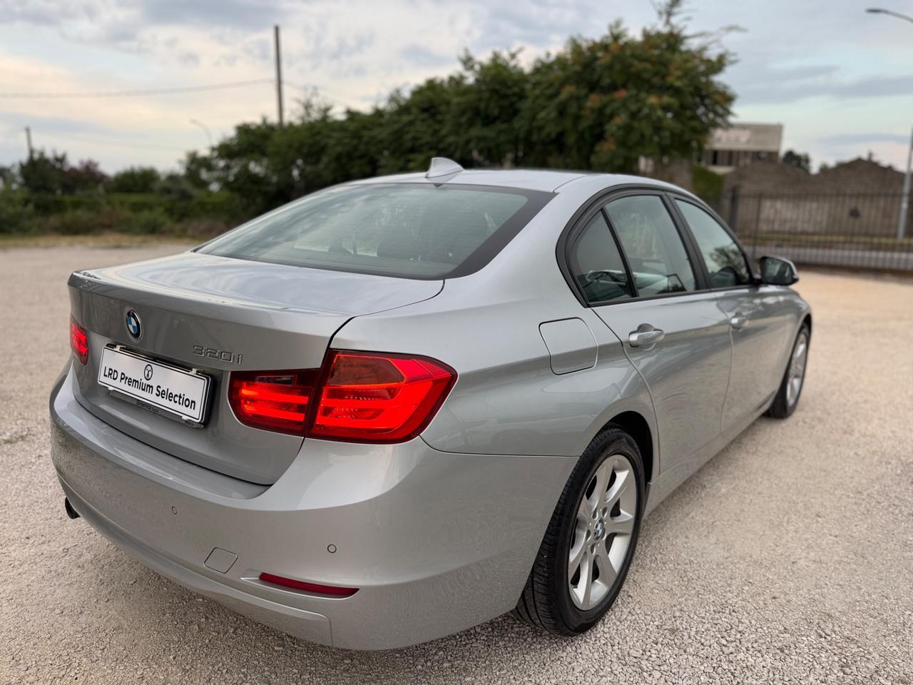 Bmw 320i Berlina 184cv Manuale Auto Pari al Nuovo