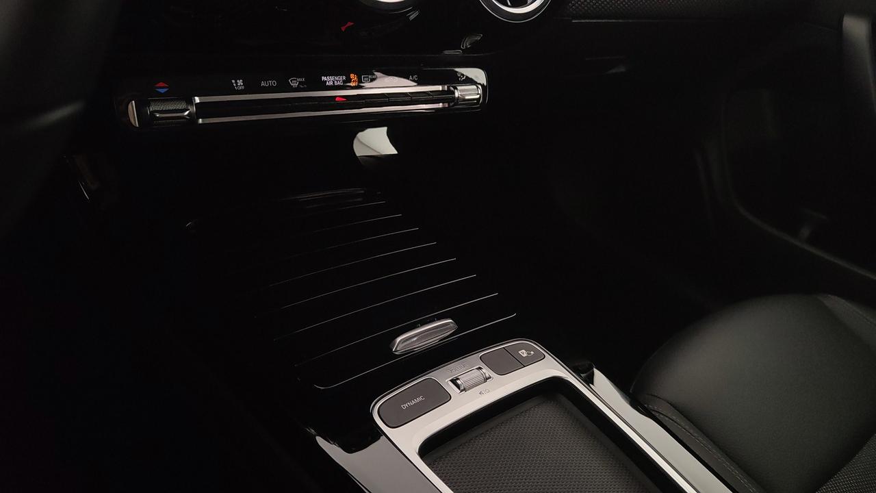 Mercedes-Benz CLA Shooting Brake 180 d Advanced auto