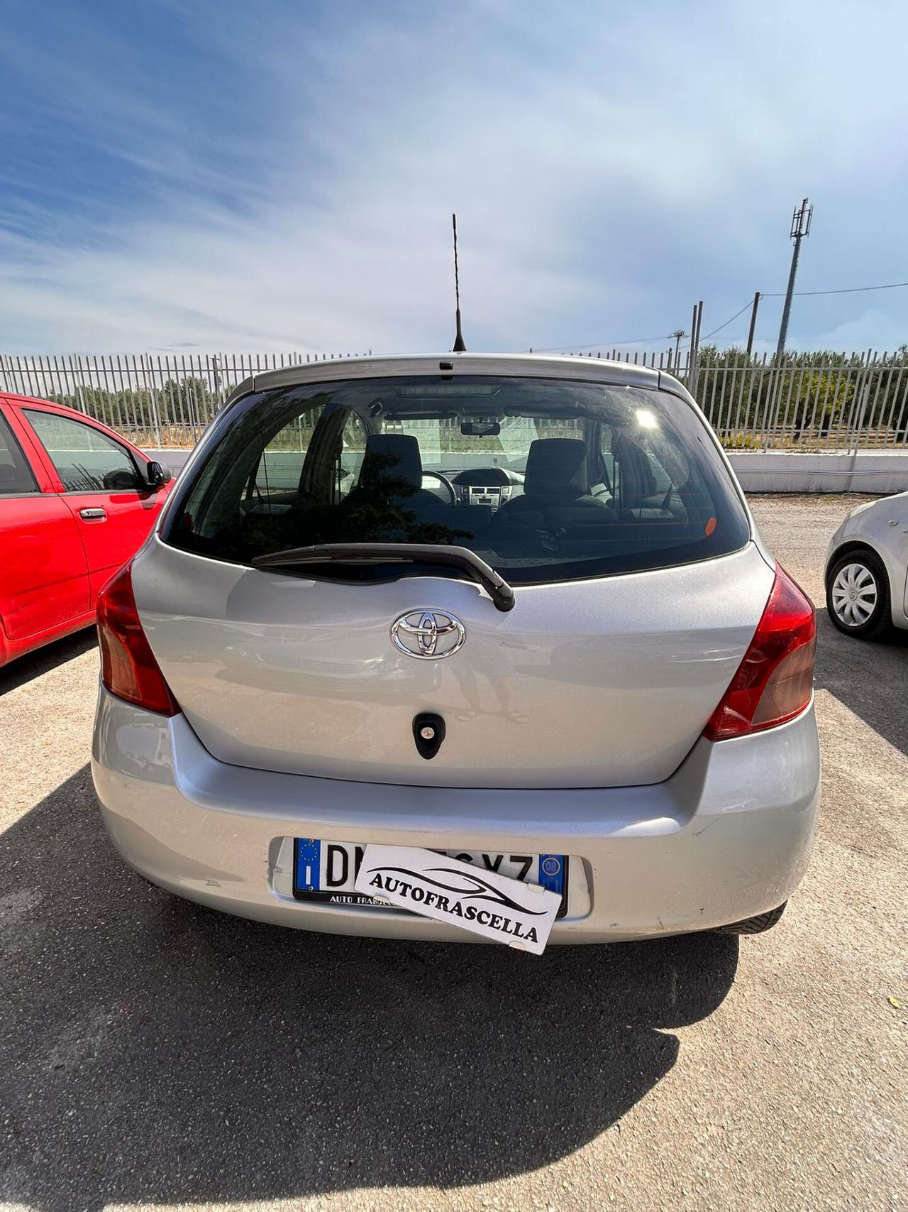 Toyota Yaris 1.0 5 porte Sol