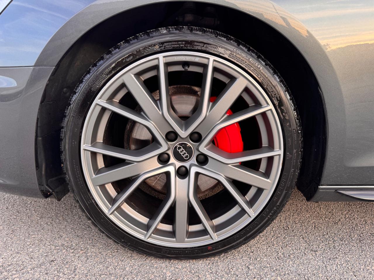 Audi A4 Avant 40 TDI quattro S tronic line edition Identity Black