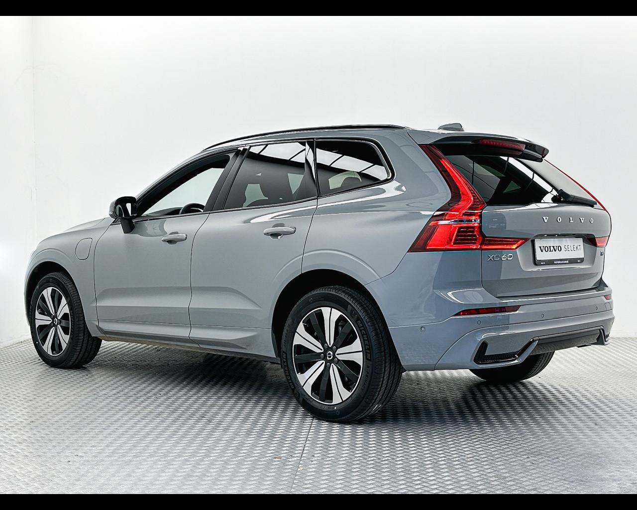 VOLVO XC60 (2017-->) - XC60 T6 Plug-in hybrid AWD automatico Core