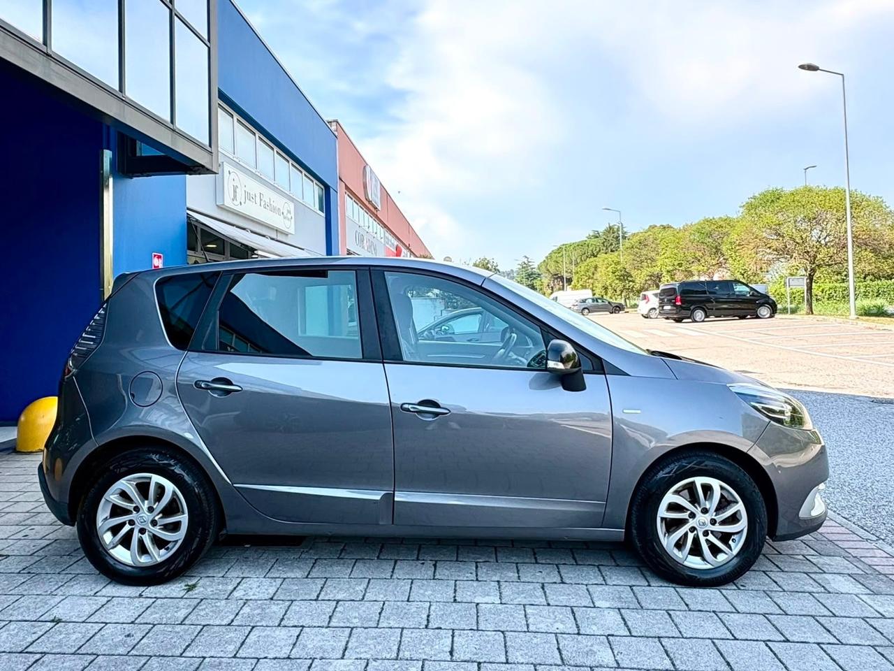 Renault Scenic Scénic XMod 1.5 dci Neopatentati