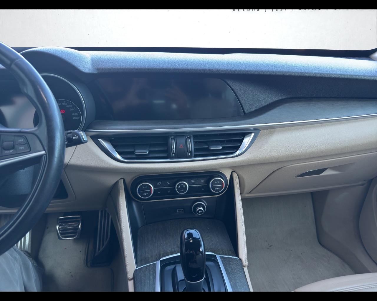 ALFA ROMEO Stelvio - Stelvio 2.2 Turbodiesel 210 CV AT8 Q4 Executive