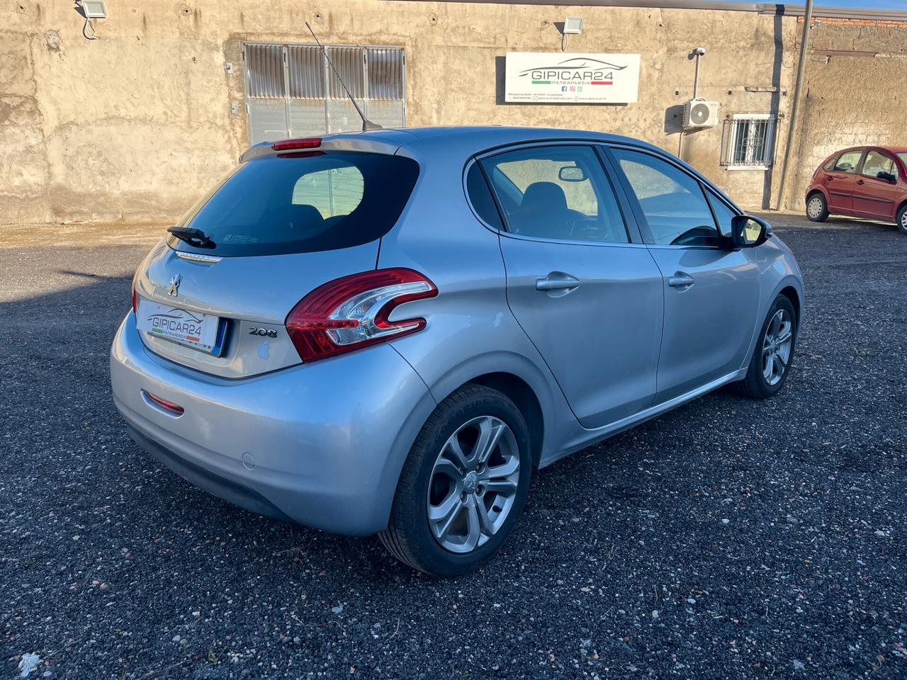 Peugeot 208 PureTech 82 5 porte Allure