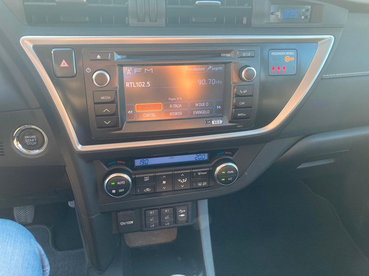 Toyota Auris 1.4 D-4D Lounge