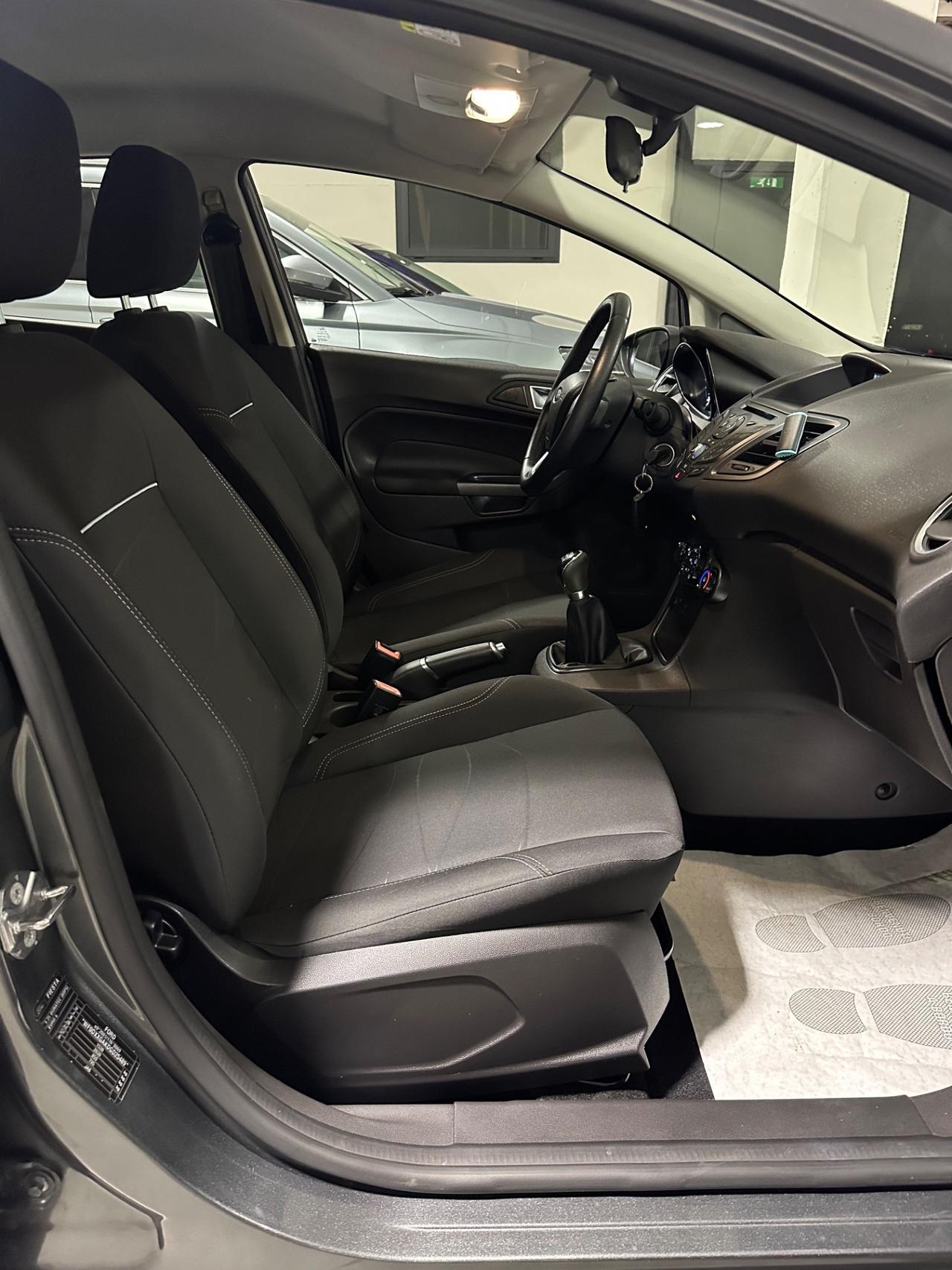 Ford Fiesta 1.2 60CV 5 porte Black & White Edition