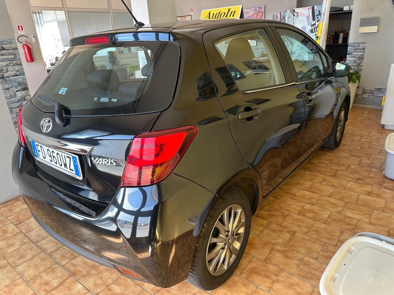 Toyota Yaris 1.0benz. Per neo patentati