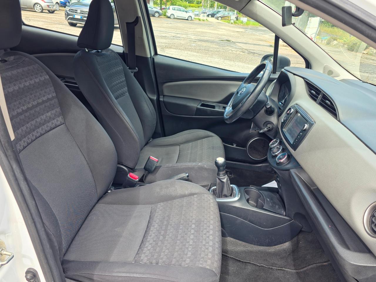 Toyota Yaris 1.0 5 porte Lounge CV-69 2016-E6B Manuale NEO