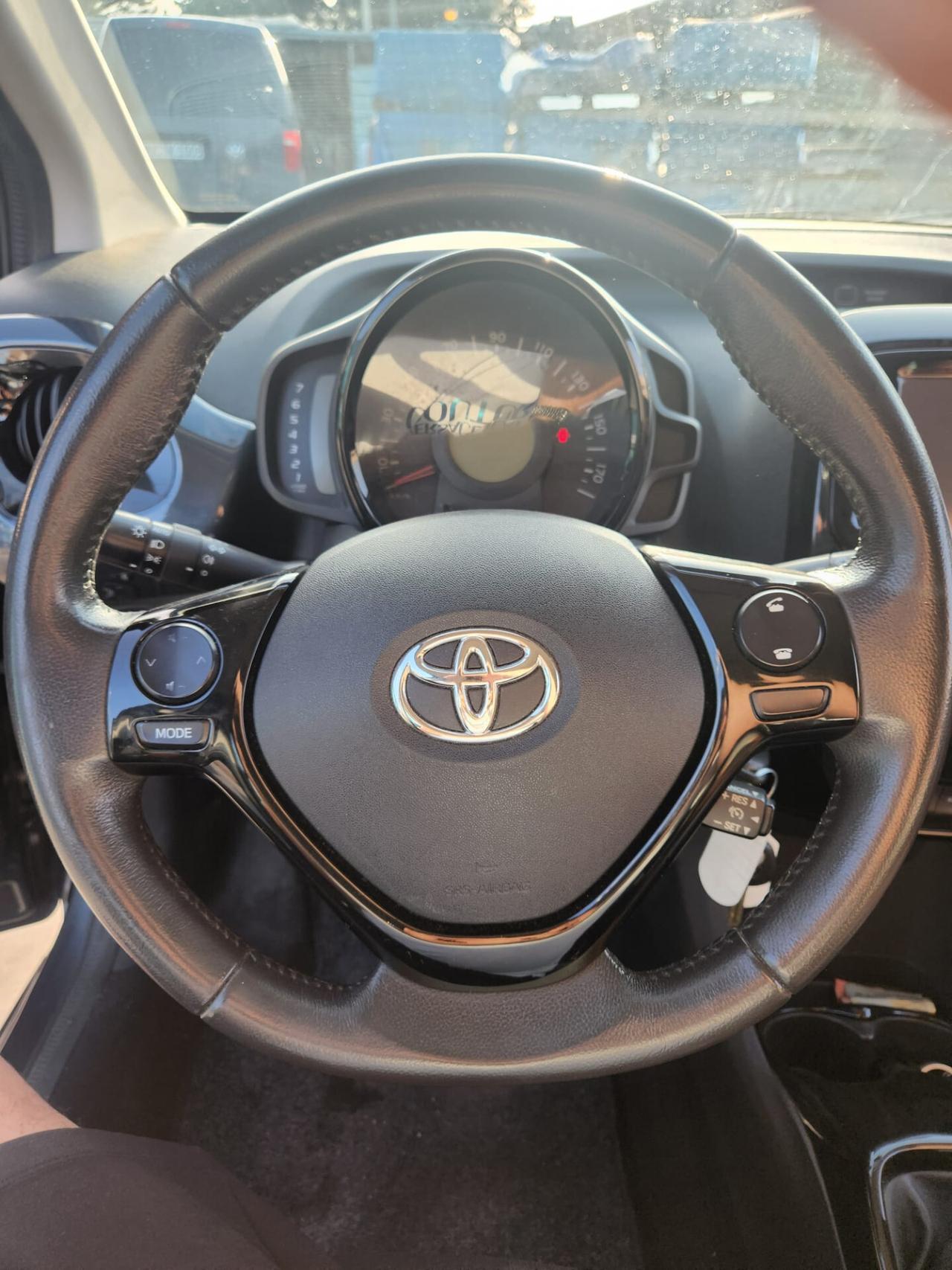 Toyota Aygo 1.0 VVT-i 69 CV 5 porte x-wave