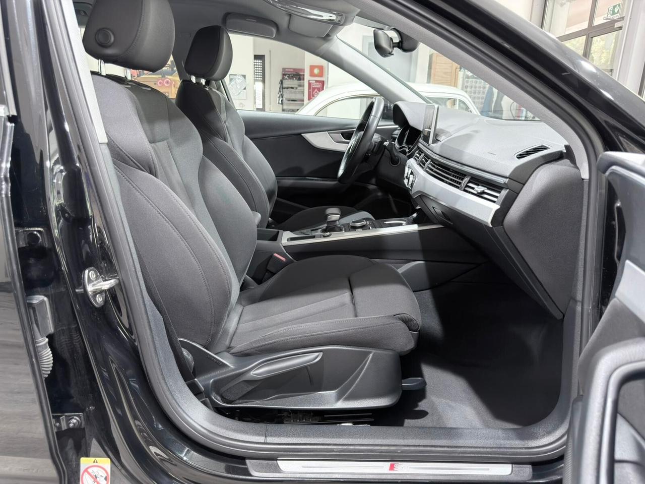 AUDI A4 AVANT 35 2.0TDI 150cv S-TRONIC S-LINE