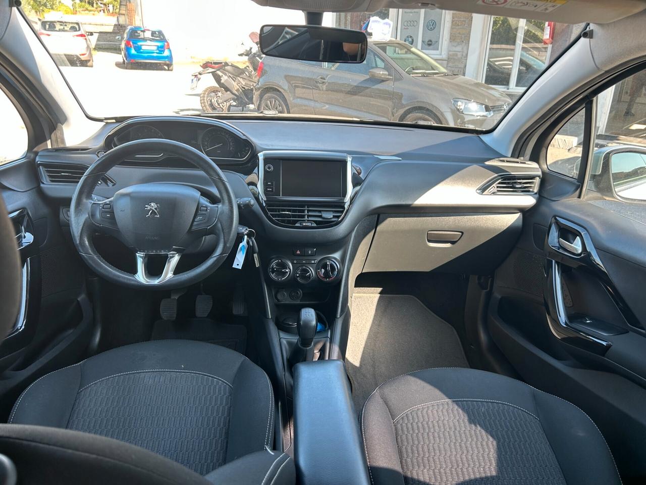Peugeot 208 PureTech 82 5p. GPL Allure
